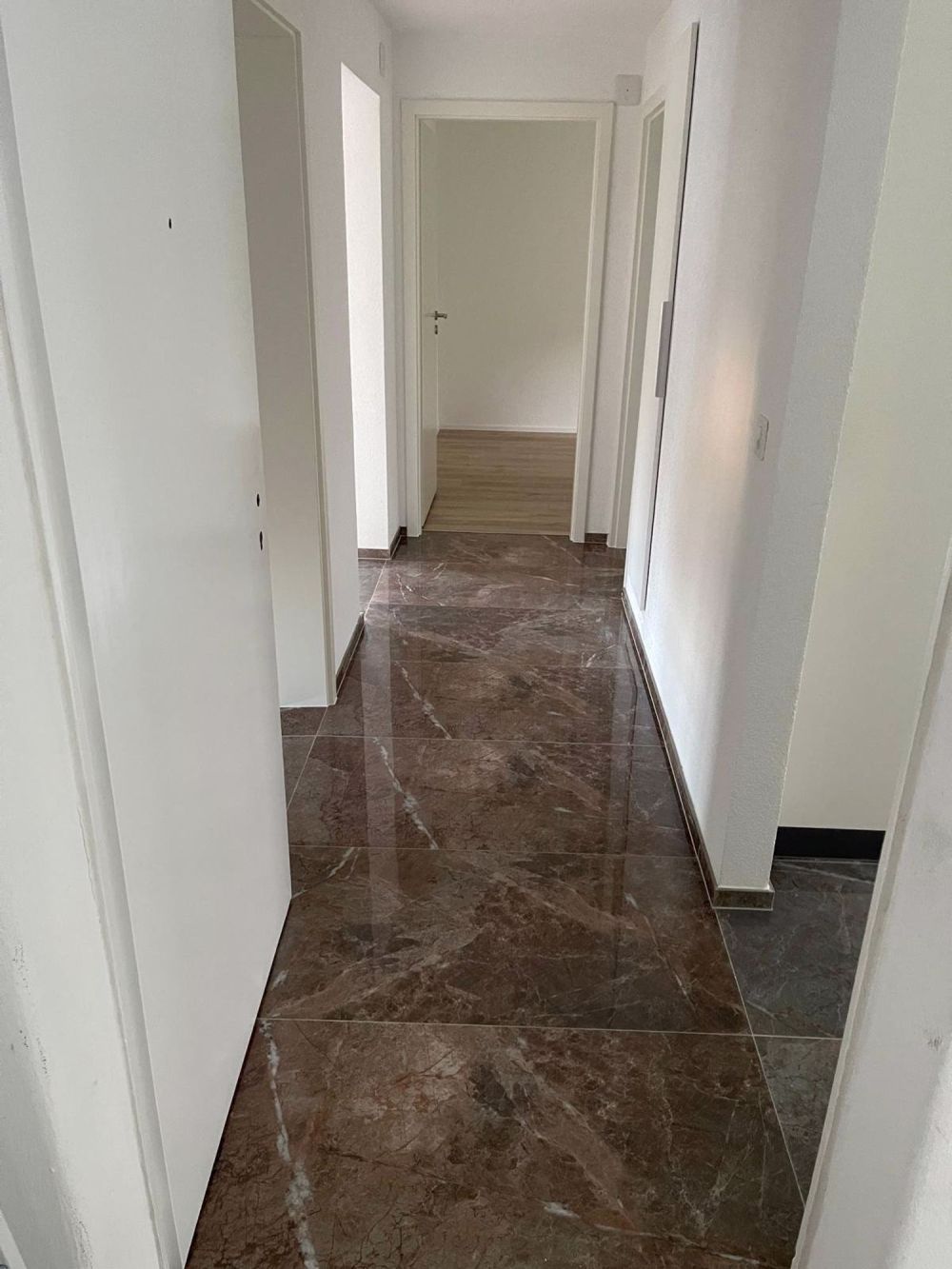 Sehr schönes 3.5-Zimmer-Apartment, komplett renoviert. Erstvermietung - Bild 4