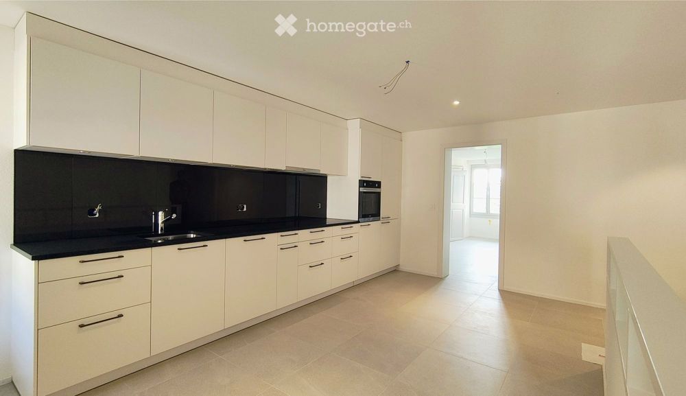 NEU & SELTEN auf dem Markt - Exklusives 5.5-Zimmer-Apartment mit separatem Eingang und privater Eingangstür - Bild 1