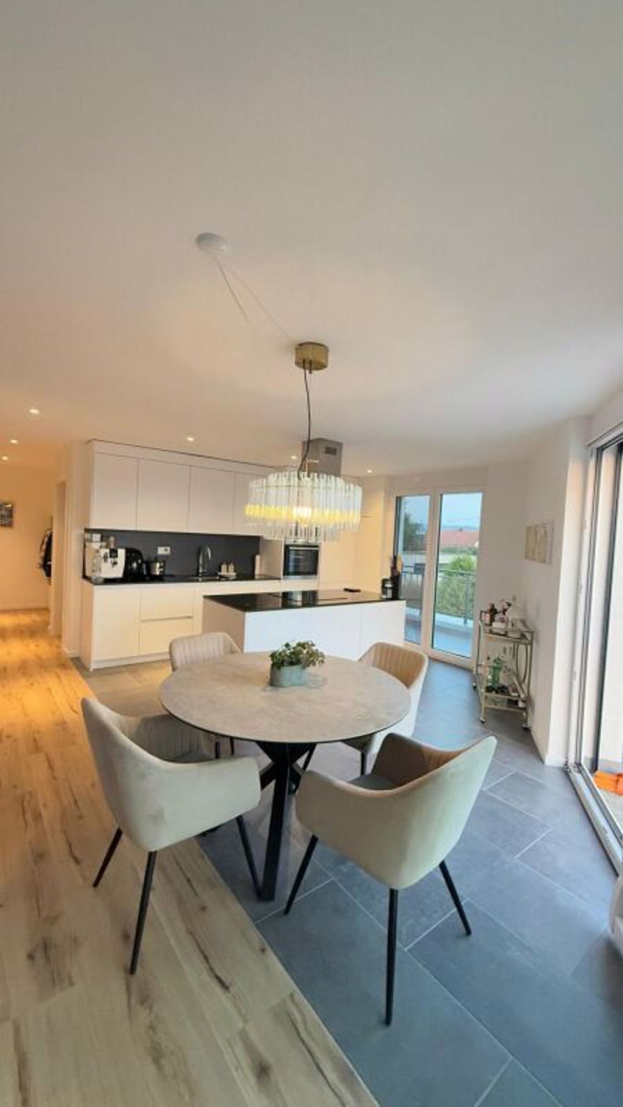 4.5 Zimmer-Attika-Wohnung mit schöner Terrasse samt Aussicht! - Bild 9