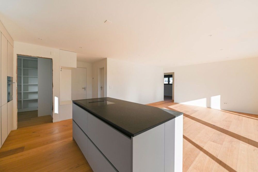 ERSTBEZUG - LUXURIÖSE 3.5-ZIMMER GARTENWOHNUNG - Bild 5