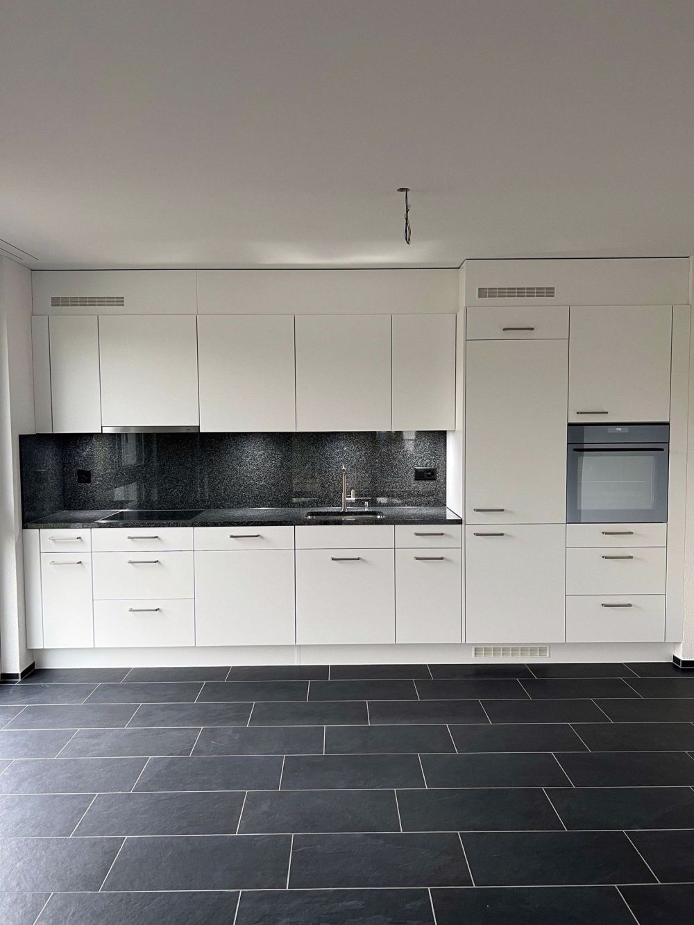Moderne und schöne 2 1/2 Zimmerwohnung "Chriesihoger" in Unterengstringen - Bild 3