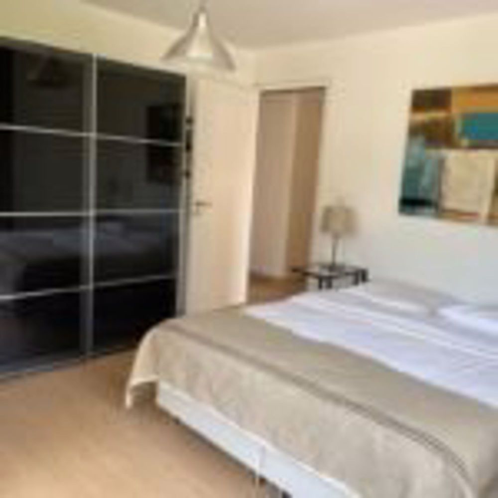 JP4-L3 3.5-Zimmer-Wohnung im 1. Stock - chambre