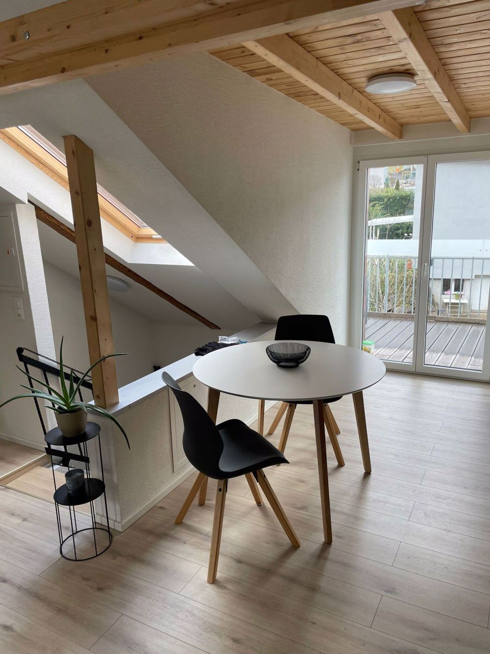 Neu renovierte 1.5 Zimmer Dachwohnung - Bild 4