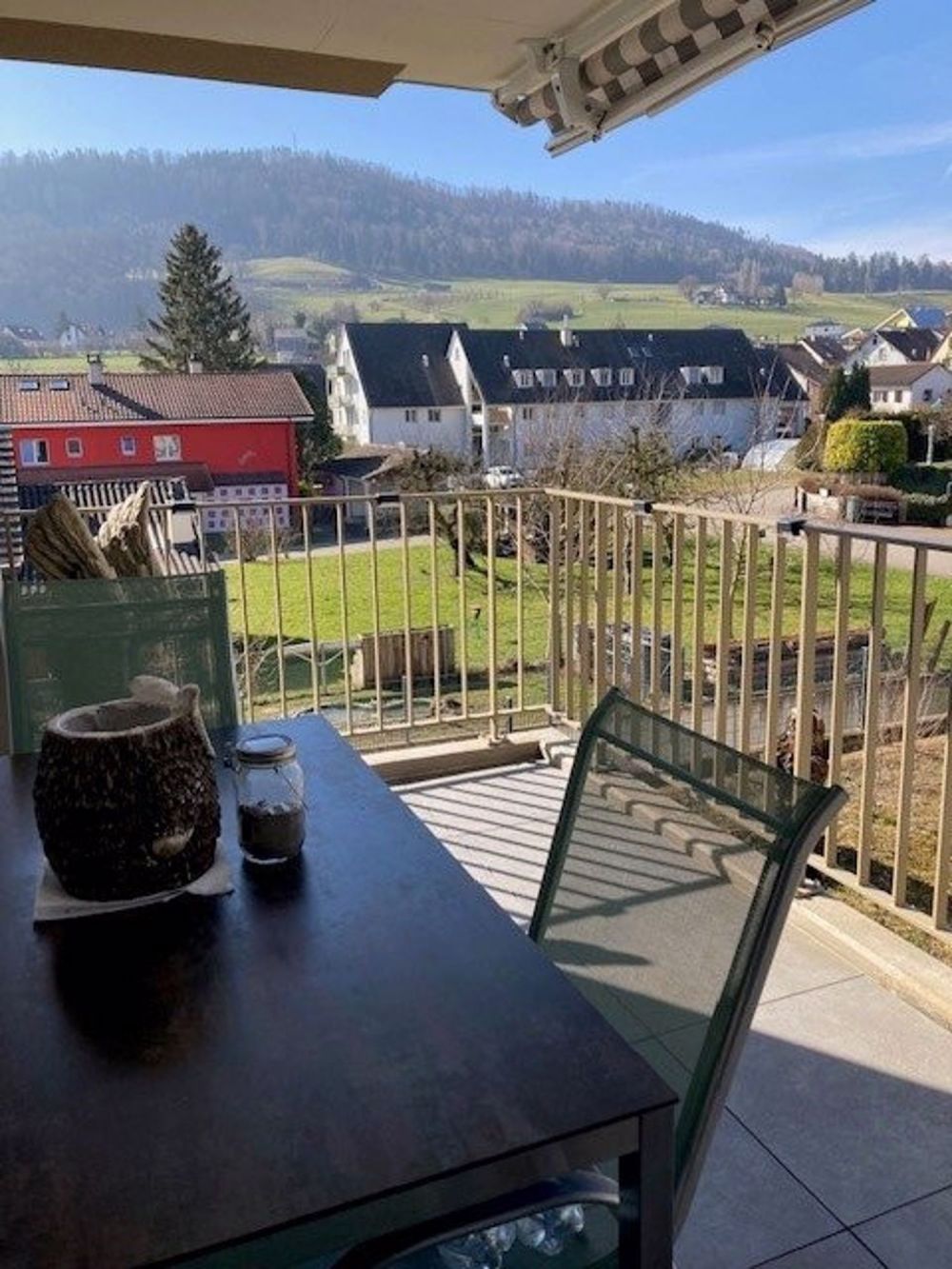3.5-Zimmerwohnung in Känerkinden zu vermieten - Balkon