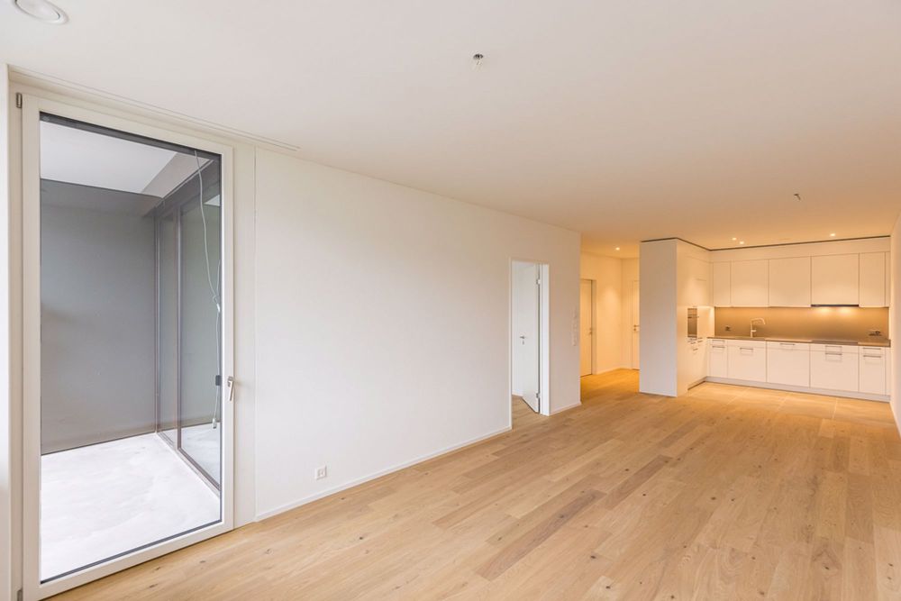 Zweitbezug 2.5-Zimmerwohnung mit Balkon - Wohnzimmer