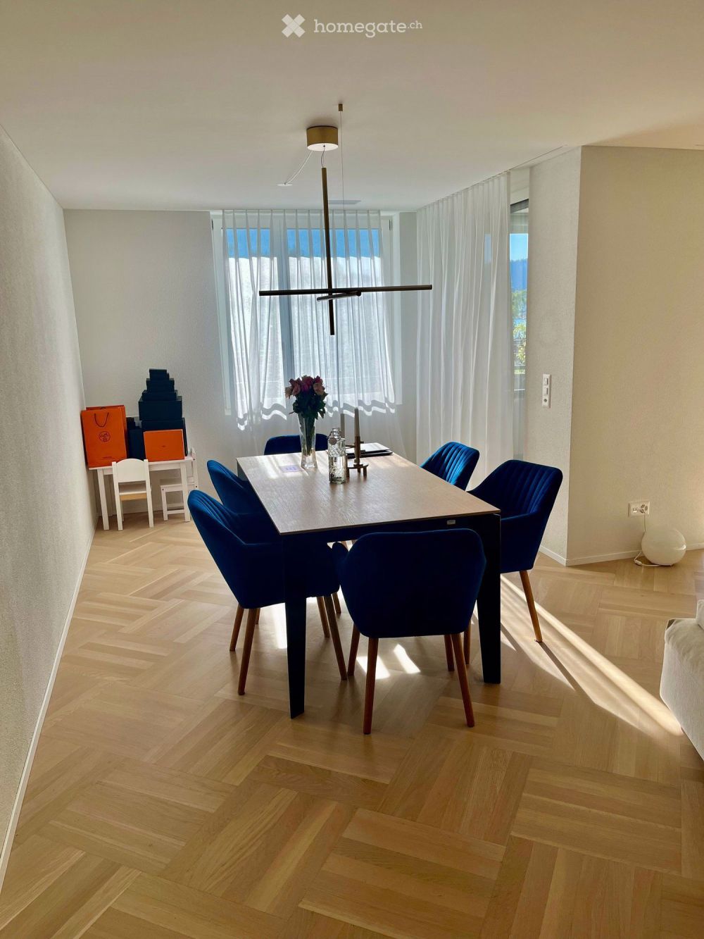 Moderne, helle 3.5-Zimmer-Wohnung in Küsnacht/Goldbach - Bild 2