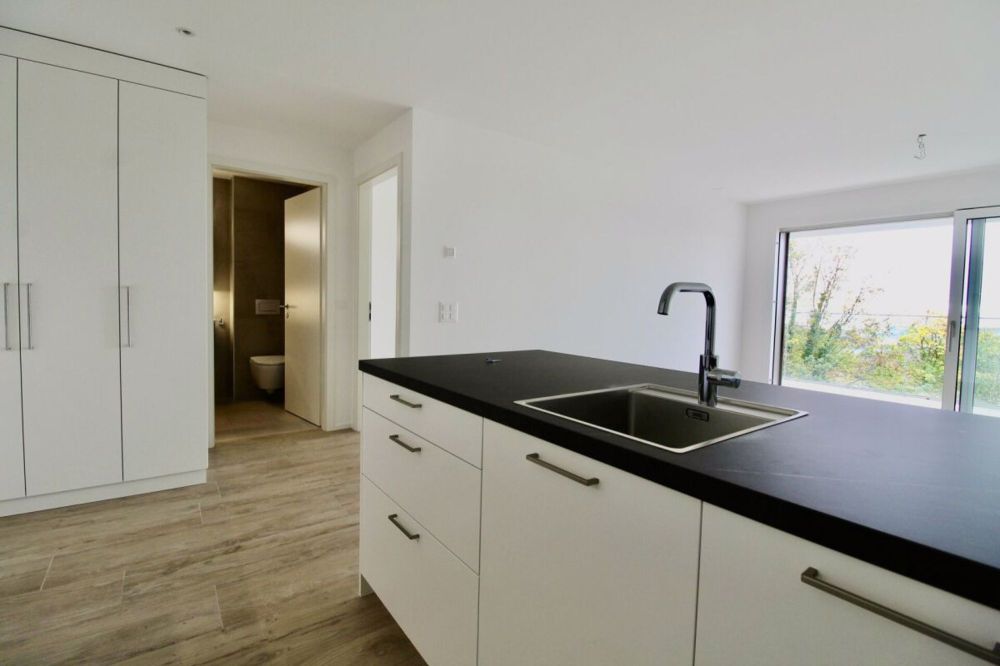 Zweizimmerwohnung, hell und neu, mit Aussicht und großer Terrasse - Bild 4