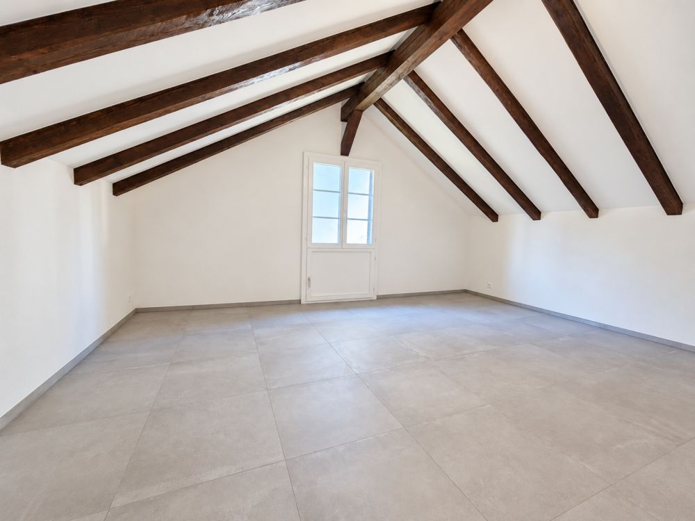 Frisch kernsanierte 4.5-Zimmer-Wohnung mit Cheminée in Dachsen - Bild 9