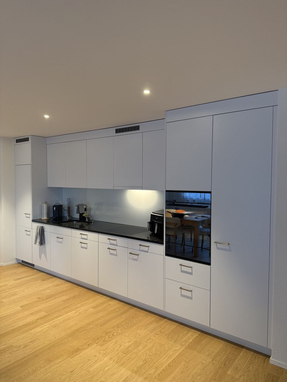 Grosszügige 2 1/2 Zimmerwohnung an ruhiger Lage - Bild 2