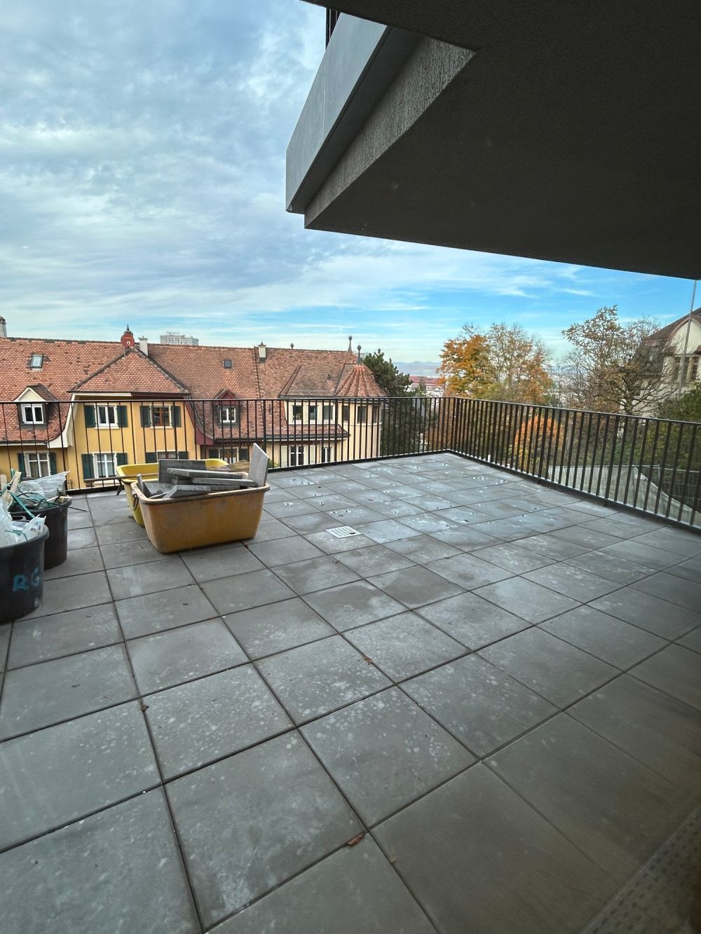 Neubau (2025): 5.5 Zimmer Maisonette - Wohnung mit grosser Terrasse und Aussicht auf Basel - Bild 4