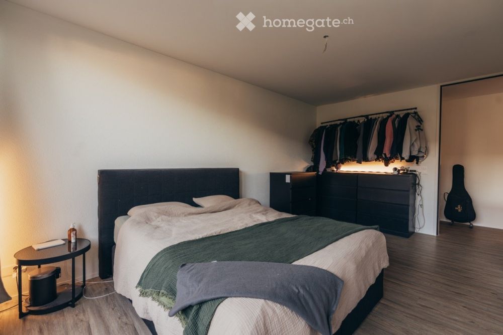 Modern 2.5-Room Ground Floor Apartment in Quiet Mönchaltorf - Bild 3