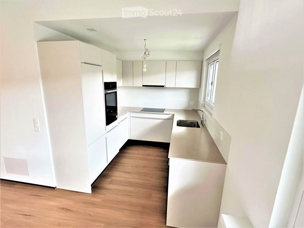 Grosse moderne 3.5 Zimmer Duplex-Wohnung mit Cheminée und Bergsicht - Wohnen über zwei Etagen - Bild 3