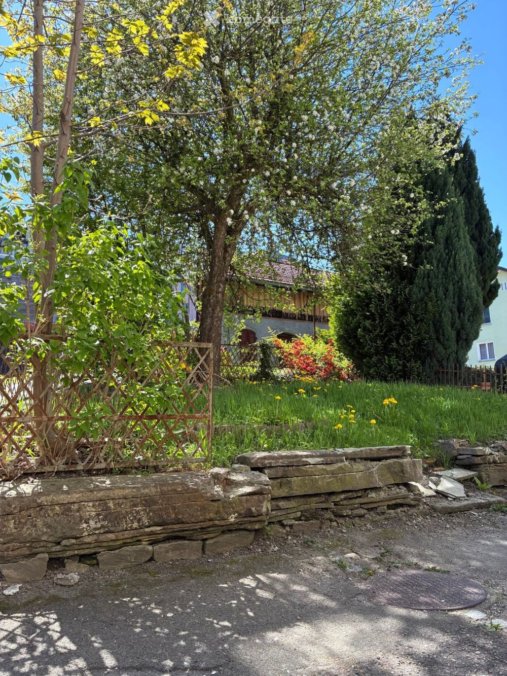 Im Zentrum von Herisau  Altbaucharme mit Garten, 5-Zimmer - Bild 1