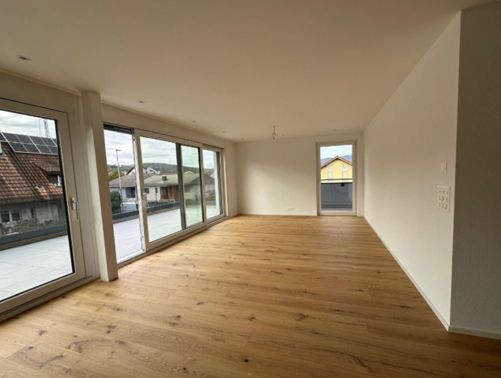 Neuwertige 4.5-Zimmer-Wohnung mit 50 m² Sonnenterrasse, Bora-Küche und 2 E-Parkplätzen - Bild 8