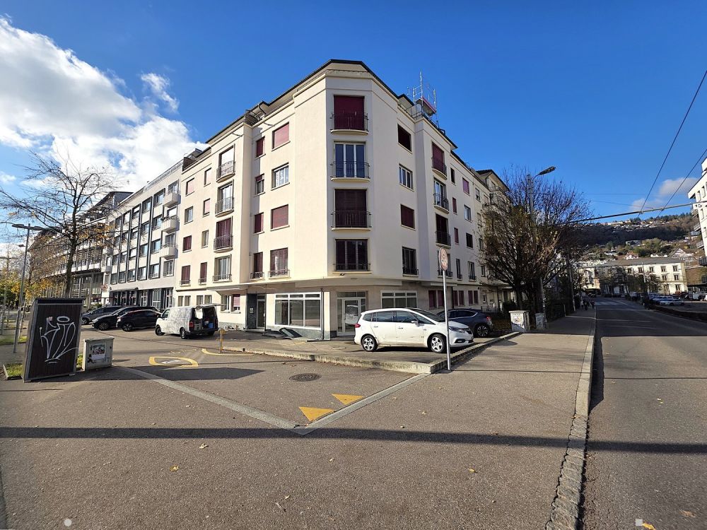 ERSTVERMIETUNG nach Komplettsanierung: Sonnige 5.5-Zi-Wohnung im Zentrum - Bild 1