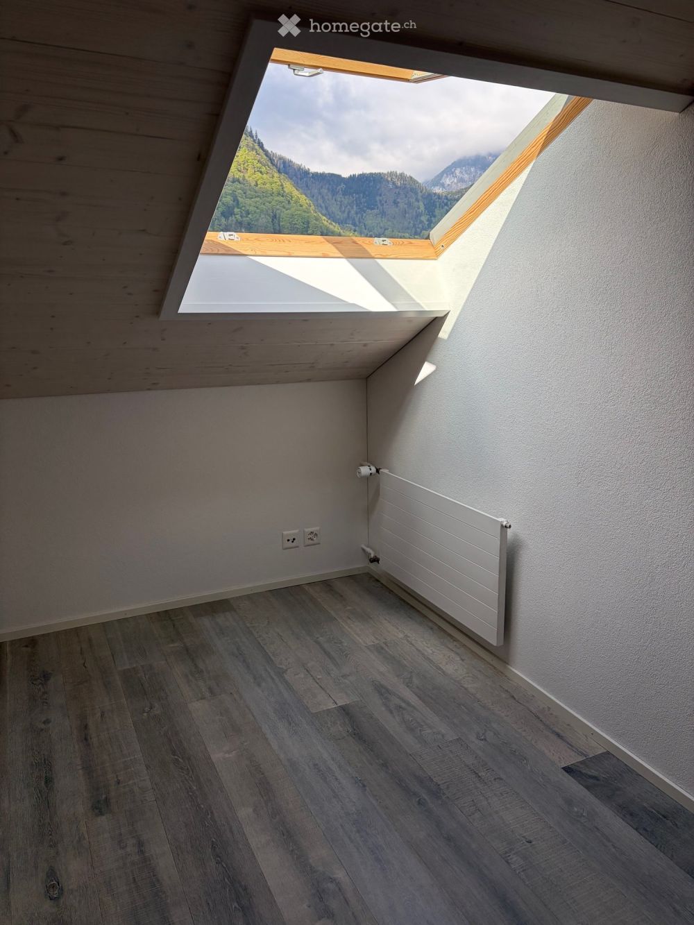 Charmante 2-Zimmer-Dachwohnung in Glarus mit eigener Terasse - Bild 8