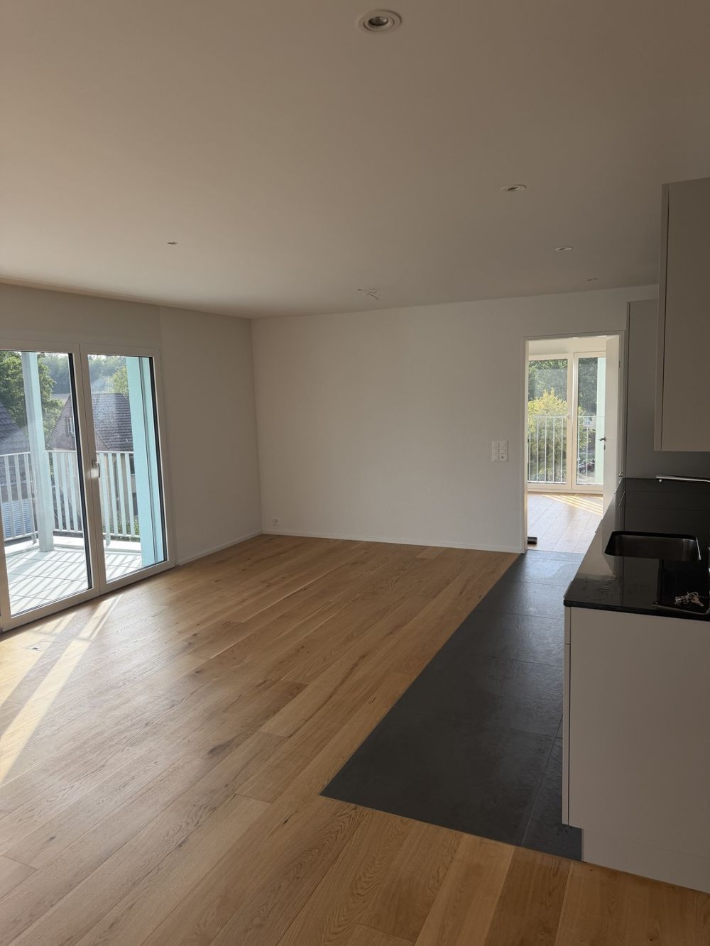 Moderne 3.5-Zimmer mit Balkon & Top-Ausstattung in Nürensdorf Inkl. NB - Bild 2