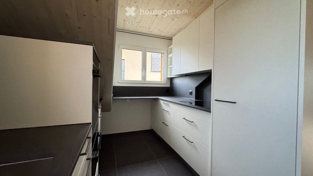 Moderne 3.5-Zimmer-Dachwohnung in Oberrieden mit Balkon und Garage - Bild 6