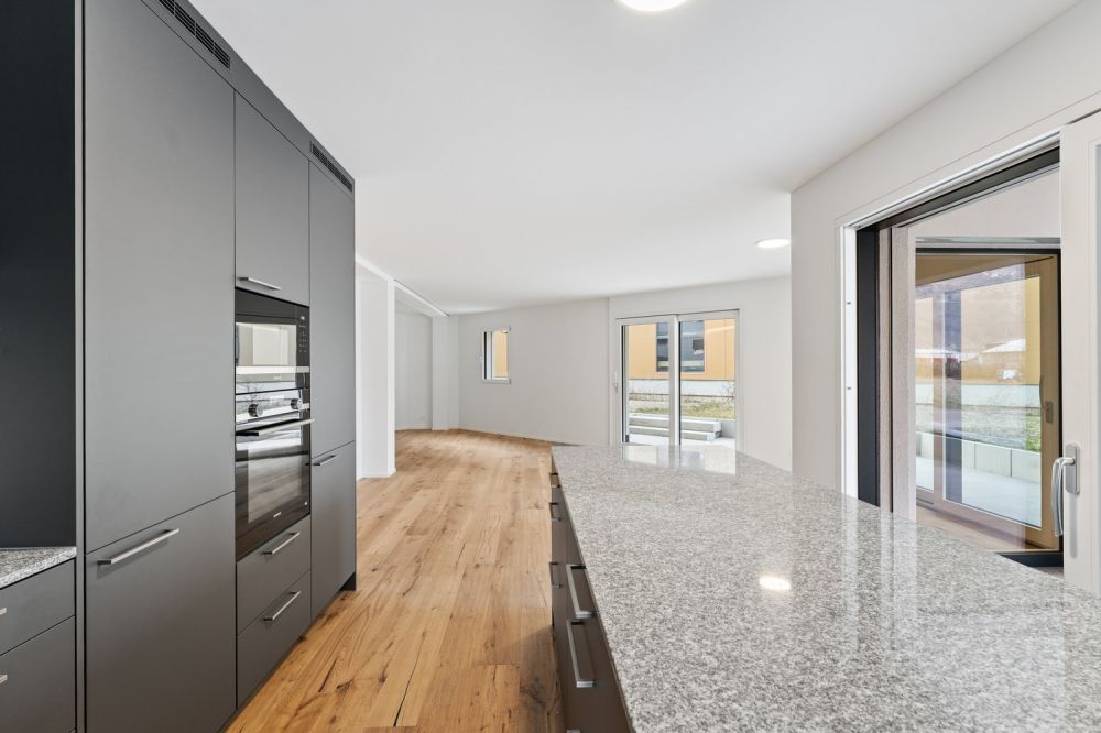 möbiliertes WG Zimmer in 5.5-Z-Gartenwohnung - Neubau - Bild 9