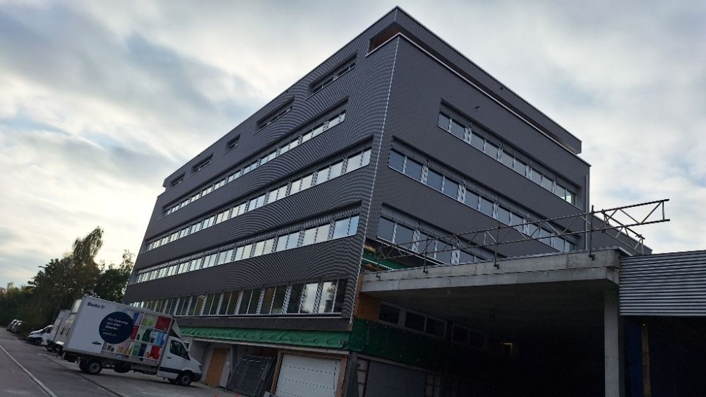 Moderne 5.5 Zimmer-Neubauwohnung - Bild 1