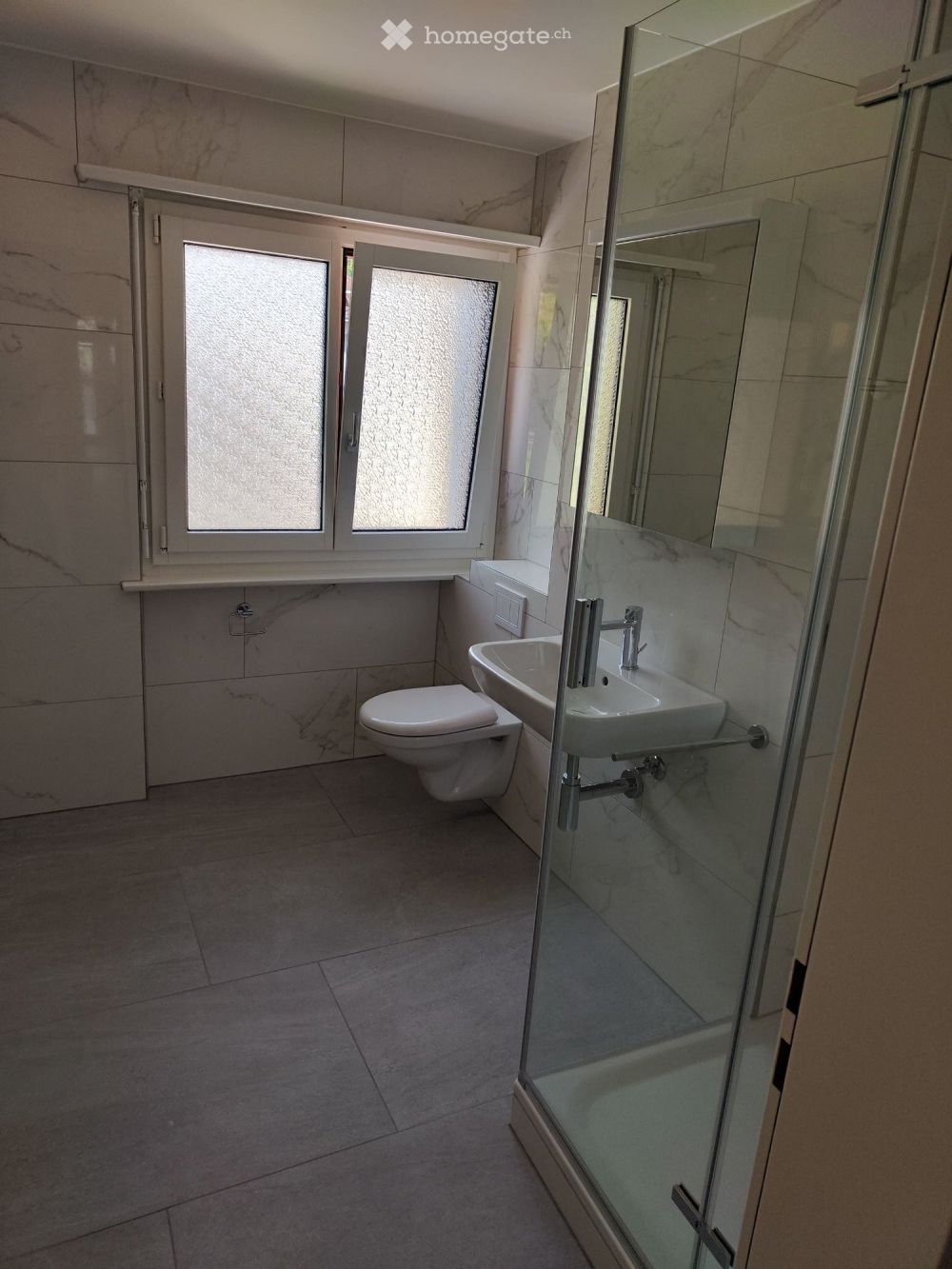 Frisch renovierte Dachwohnung - Bild 2