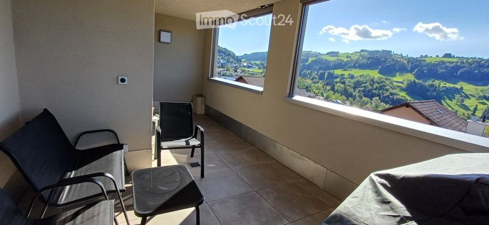 Moderne 3.5-Zimmer-Neubauwohnung mit wunderbarer Aussicht in Eggersriet - Bild 3