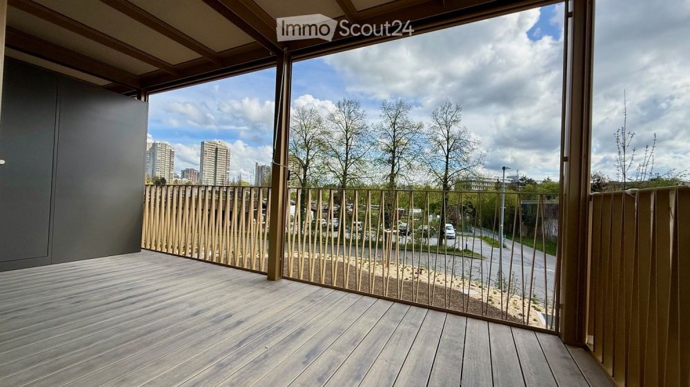 Moderne grosszügige 3.5-Zimmer-Neubauwohnung mit Balkon und Aussicht - Bild 2