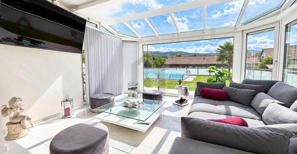 EXKLUSIV MIT POOL & LUXURIÖSEM WELLNESSBAD - Maison 7.5 pièces - image - 3