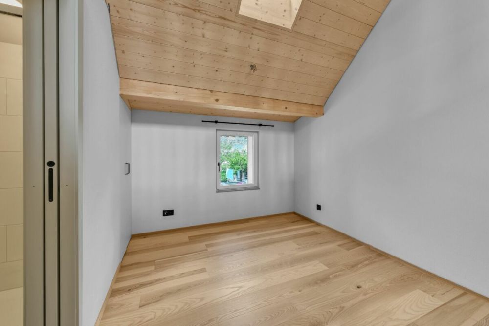 Einziehen und wohlfühlen: Charmanter 3.5-Zimmer-Hausteil, kernsaniert und bezugsbereit in Bazenheid - Bild 13