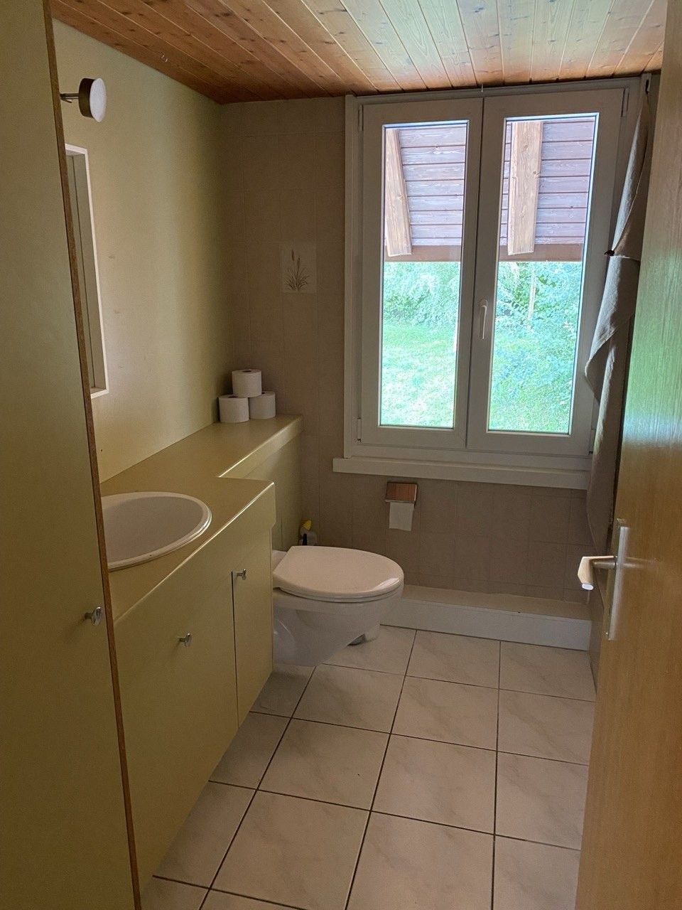 Ruhige 4-Zimmer-Wohnung am Waldrand mit grossem Garten - Bild 10
