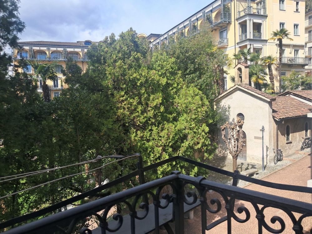 Moderno appartamento arredato di 2.5 locali a due passi dal lago - Bild 2