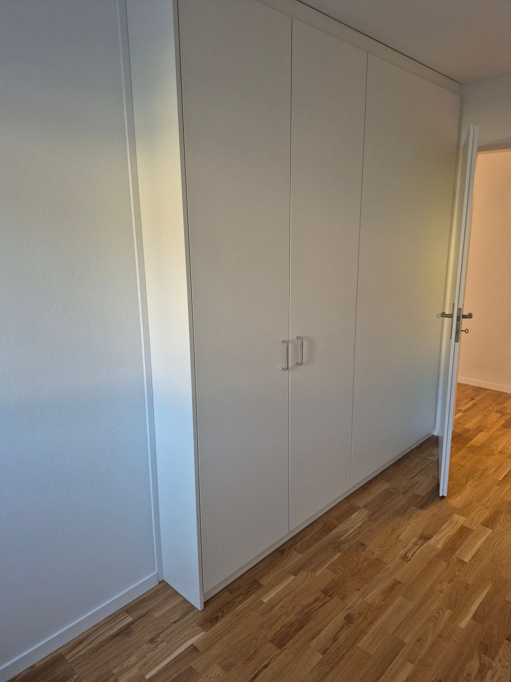 neu sanierte 4,5 Zimmerwohnung mit grossem Balkon mit Windschutz - Bild 11