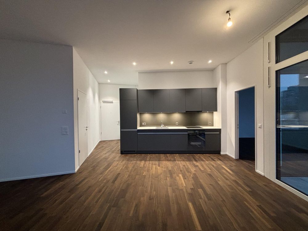 Schöne 2.5-Zimmerwohnung mit Panoramablick - Bild 1