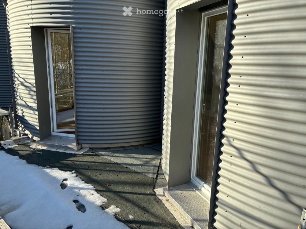 Attraktive 4.5-Zimmer-Maisonettewohnung an zentraler Lage in Hinwil - Bild 2