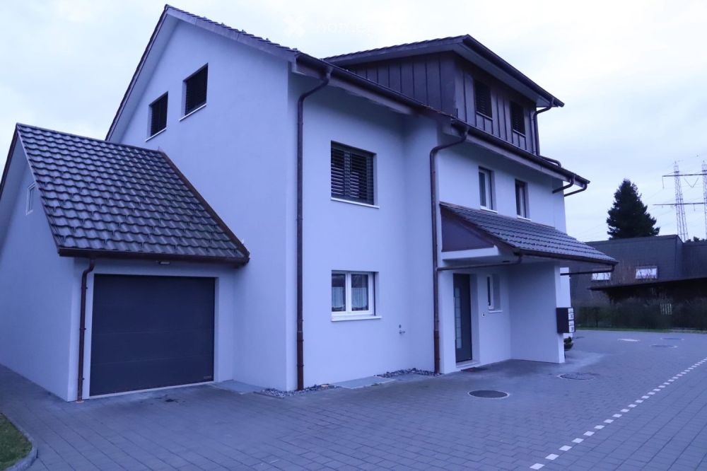 Moderne 6.5-Zimmer-Doppelfamilienhaus in Koblenz Dorf AG - Bild 1