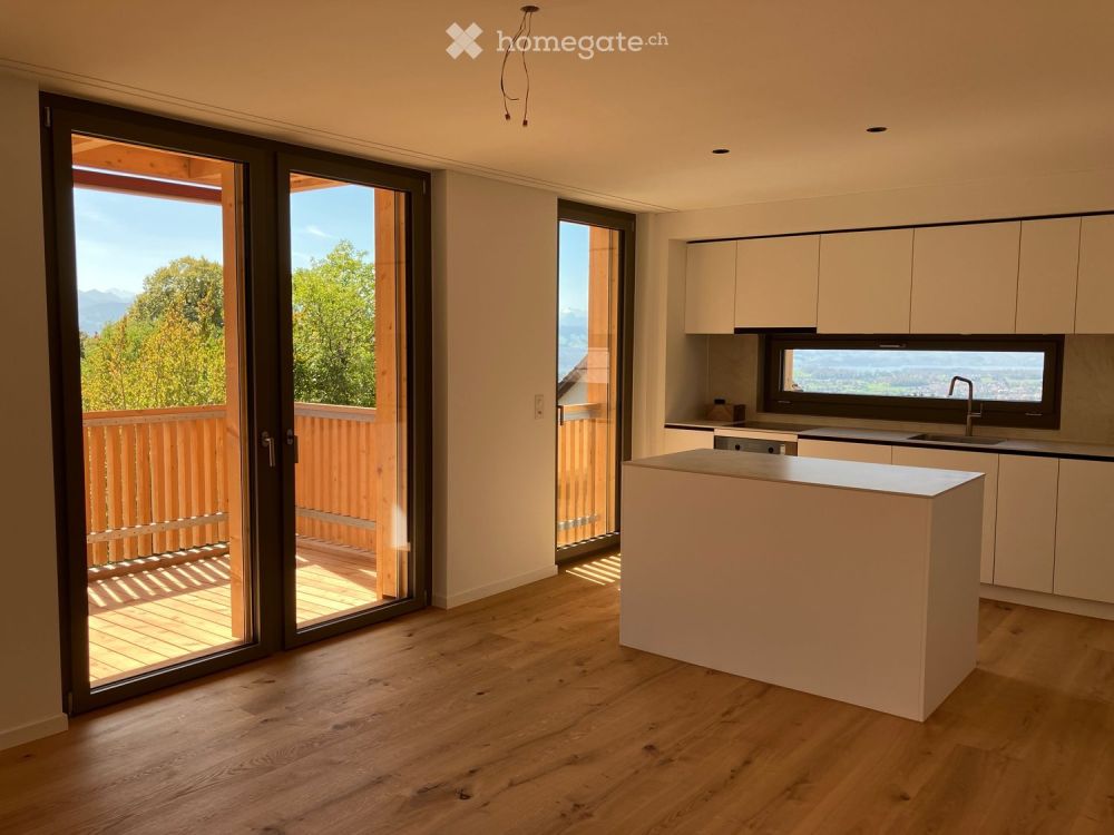 Neue 5.5-Zimmer-Wohnung mit Weitblick - Bild 2