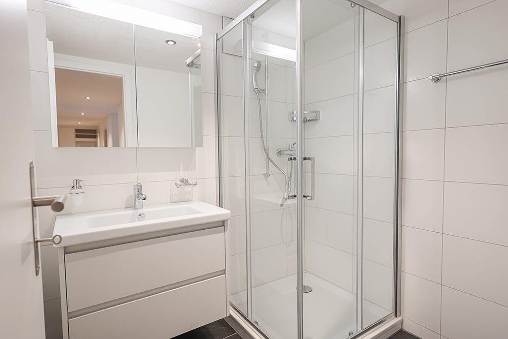 Attraktive, kernsanierte Wohnung inmitten von Wohlen - Wohlen, Zentralstrasse 4 - Dusche