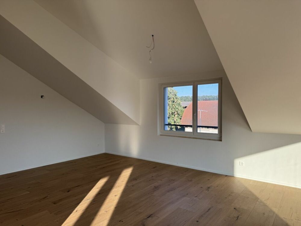 Erstvermietung: 4.5-Zimmer-Dachwohnung mit Attika-Charakter in Sutz - Bild 12