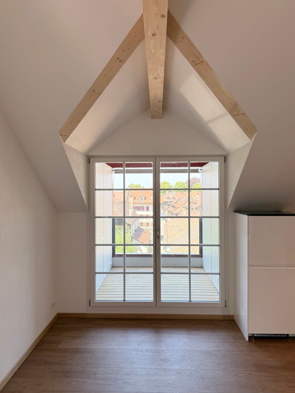 Kernsanierte 2-Zimmer-Dachgeschosswohnung - Bild 6