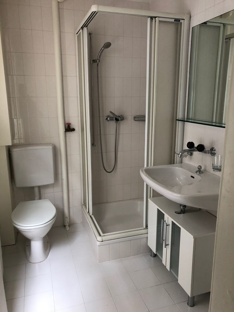 3.5 Zimmerwohnung mitten in der Stadt - Bad.jpg