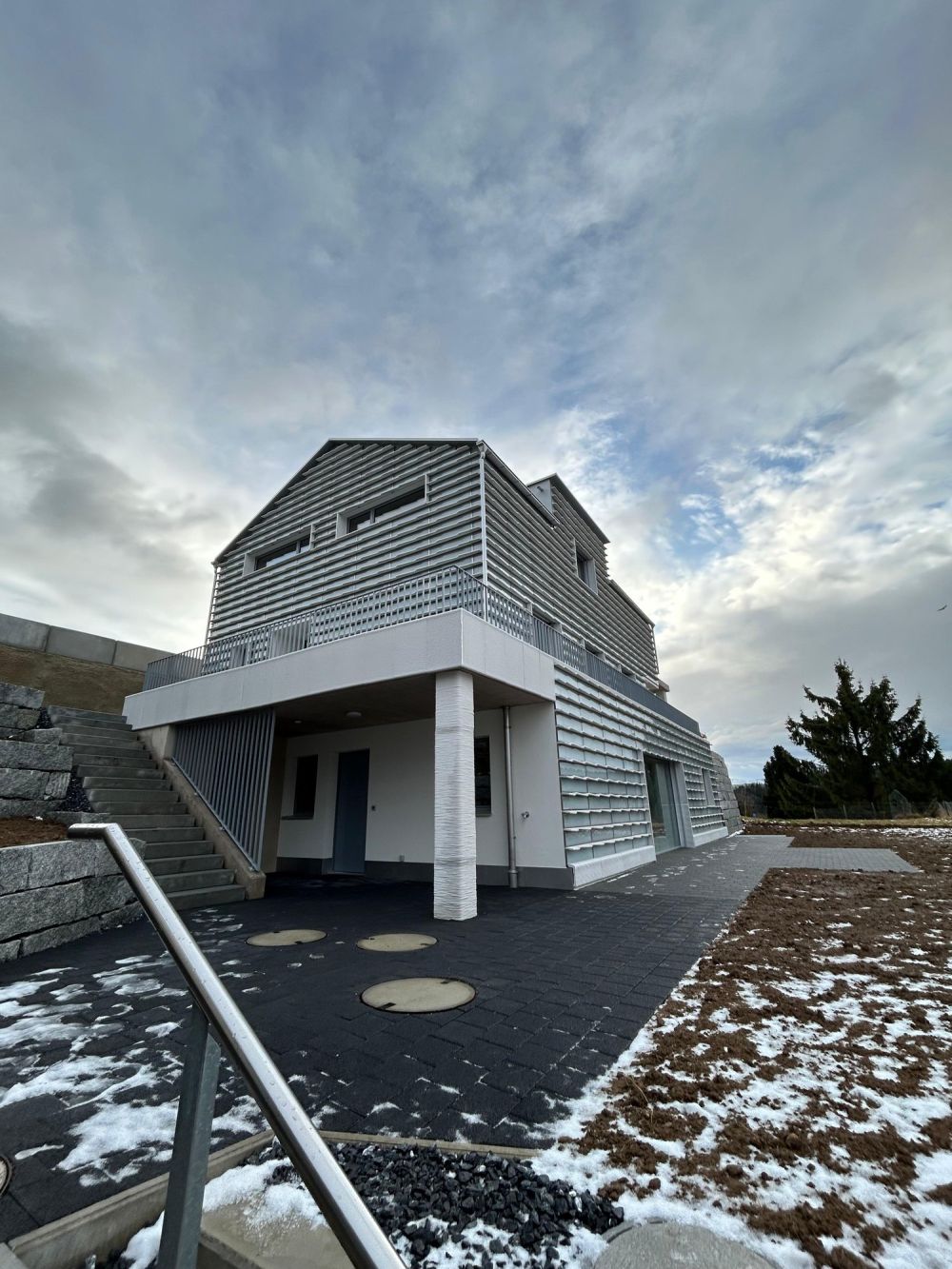 Gartenwohnung (3.5-Zimmer) mit 120m2 privater Rasenfläche und 40m2 Sitzplatz - Bild 12