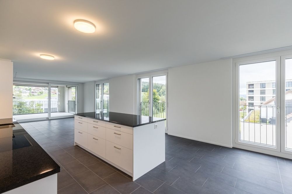 Moderne Wohnung mit grosser Terrasse - Kueche_mit_Wohnbereich.jpg