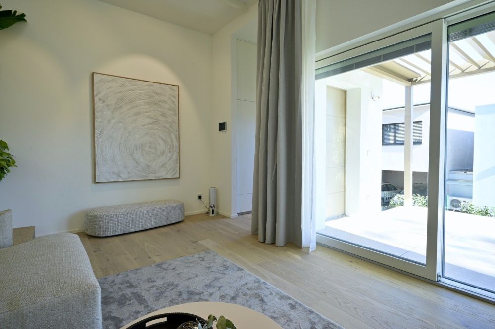 Moderne neu gebaute Villa - Bild 7