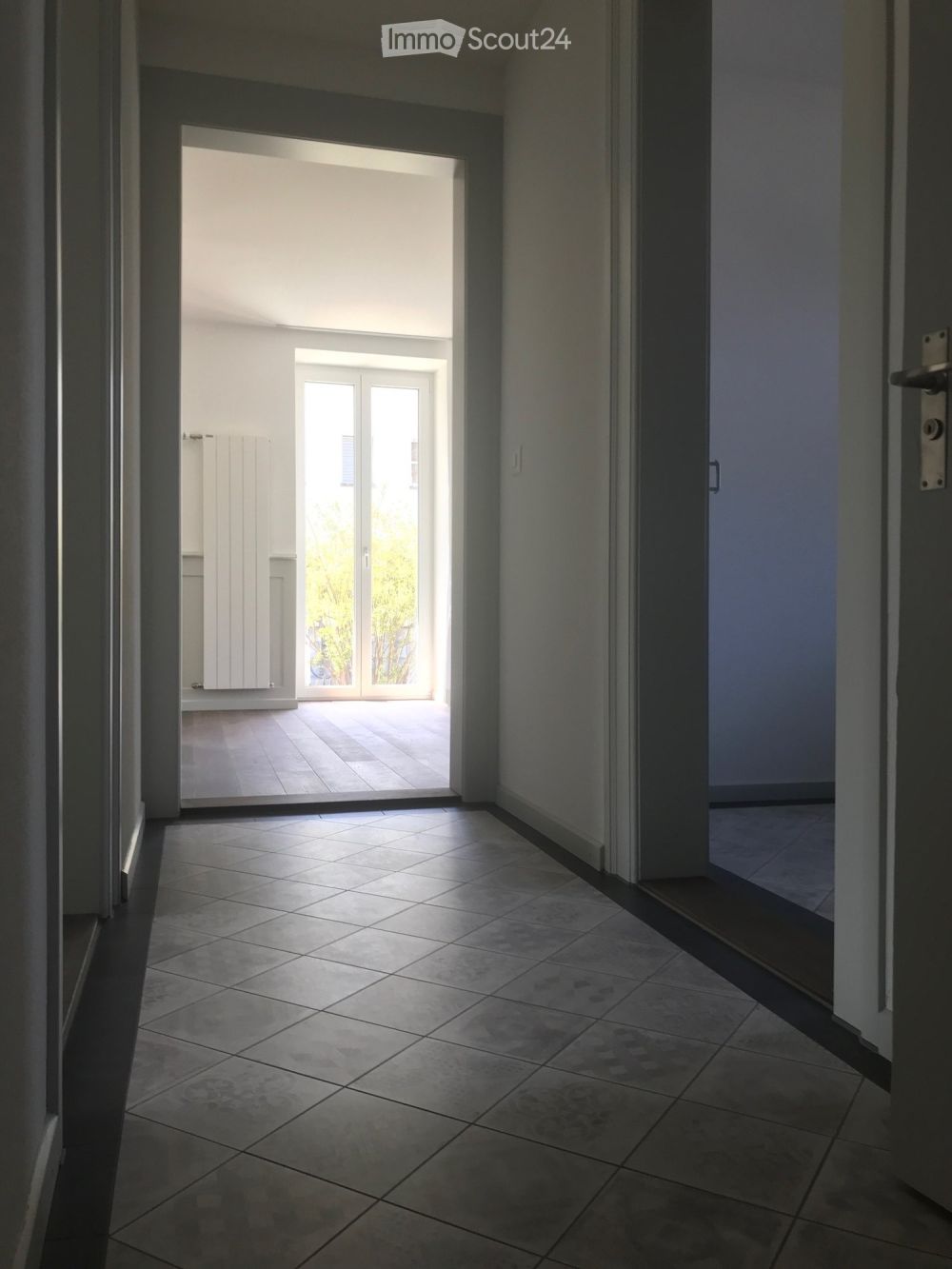 Sehr zentrale 3.5 Zi.-Balkonwohnung im 1. OG   -  Wohnen im schönen Meiringen - Bild 5