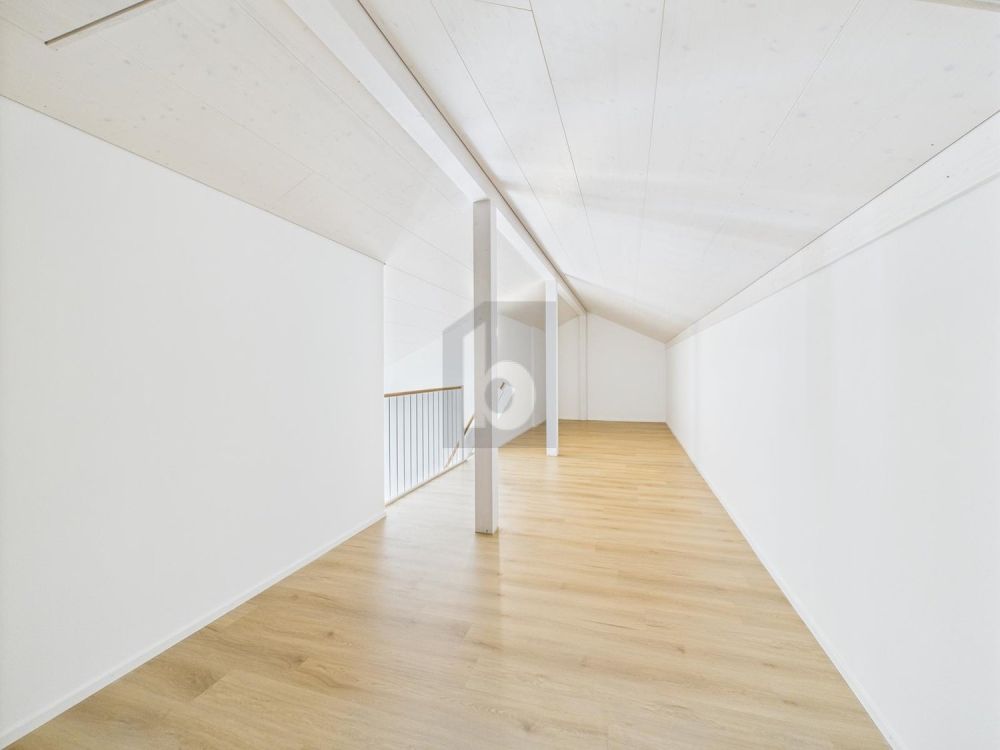 HOHE DECKEN MIT EIGENER GALERIE! - Bild 5