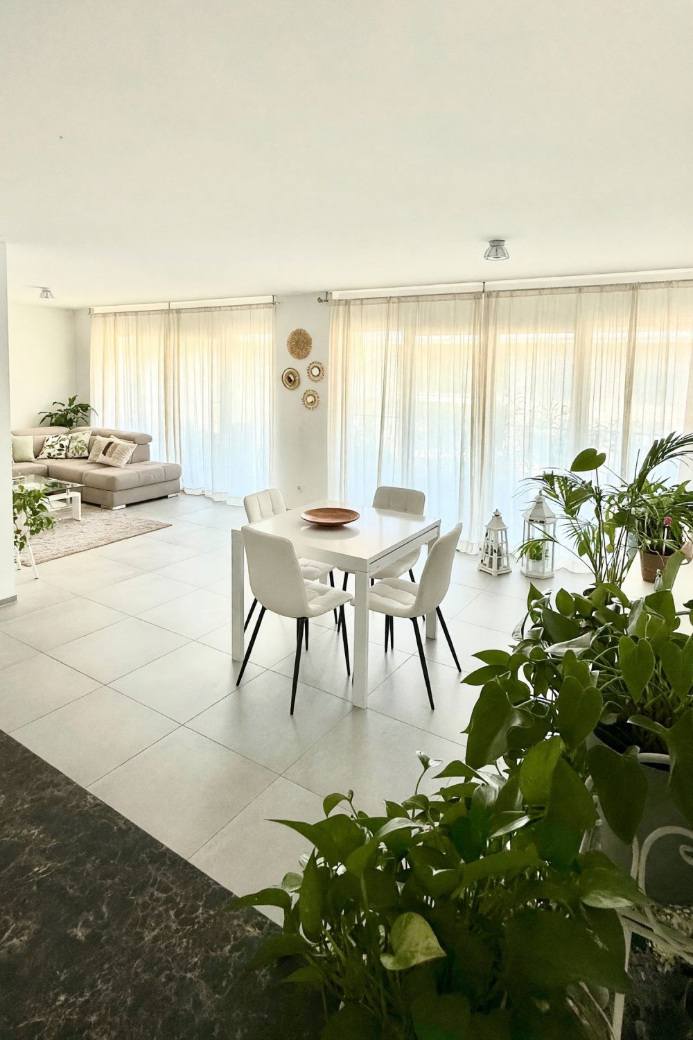 Elegante nuovo 3,5 con ampio terrazzo e camera con bagno ensuite - Bild 3