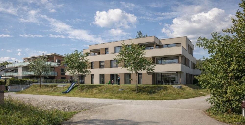 Modern wohnen, zentral leben - grosszügige 2.5-Zimmerneubauwohnungen - Bild 1