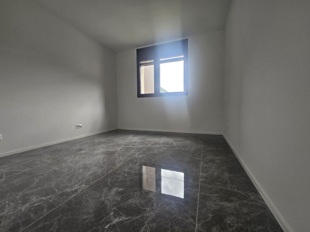 AFFITTASI NUOVO E BELLISSIMO 3.5 LOCALI A LUMINO - Bild 4