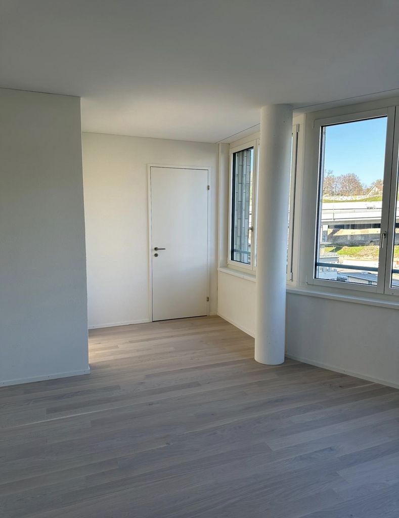 Familienwohnung in der belebten Liegenschaft "ZHIL Manegg" - Eingangsbereich