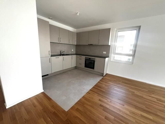 Magnifique appartement de 2,5 pièces situé au 2 étage, offrant un spacieux balcon ( D204 ) - Appartement 2.5 pièces - image - 6